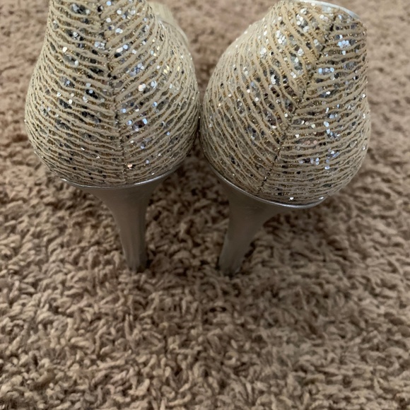 Shoes - Picture 4 of 4